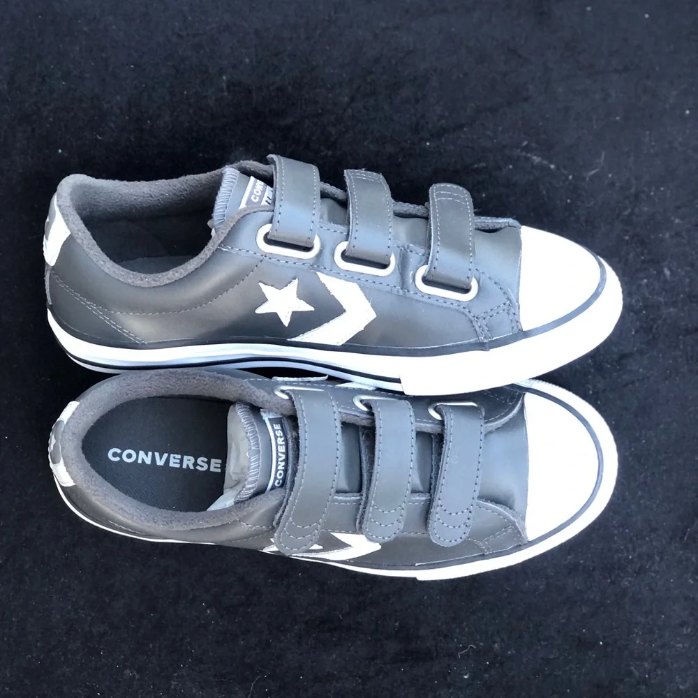 Converse Leather Star Player 3V OX Easy On Grey White Youth Sneakers size 4.5